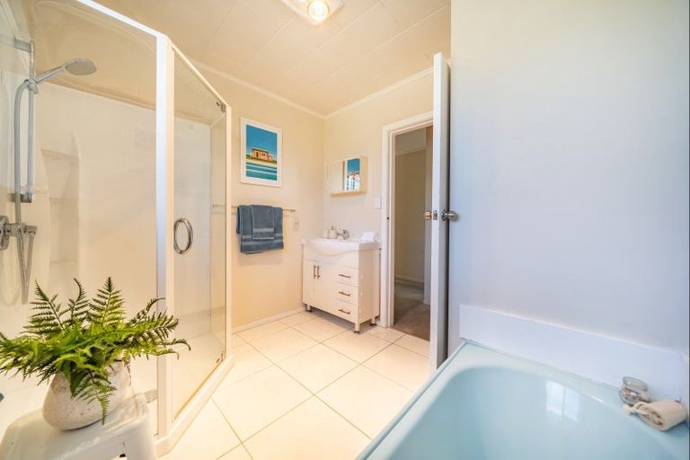 Photo of property in 75 Pasadena Crescent, Totara Park, Upper Hutt, 5018