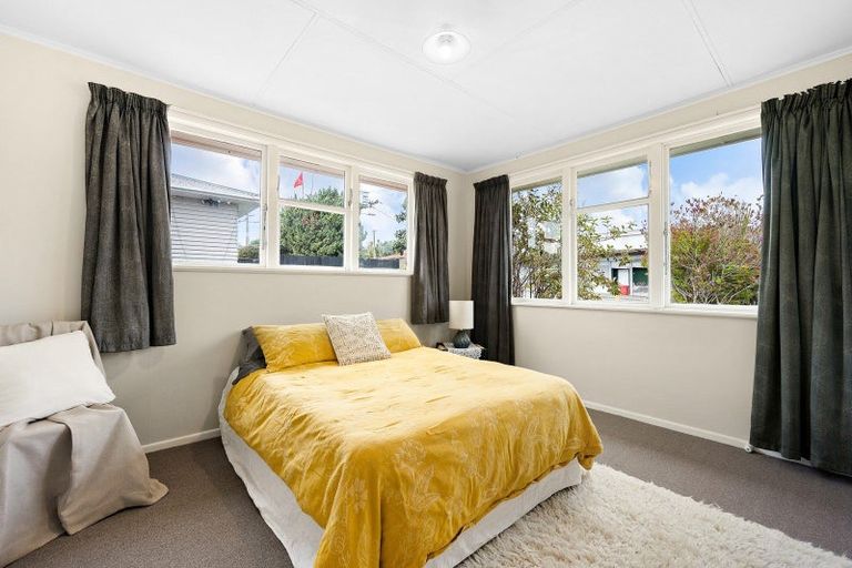 Photo of property in 49 Astrolabe Street, Cannons Creek, Porirua, 5024