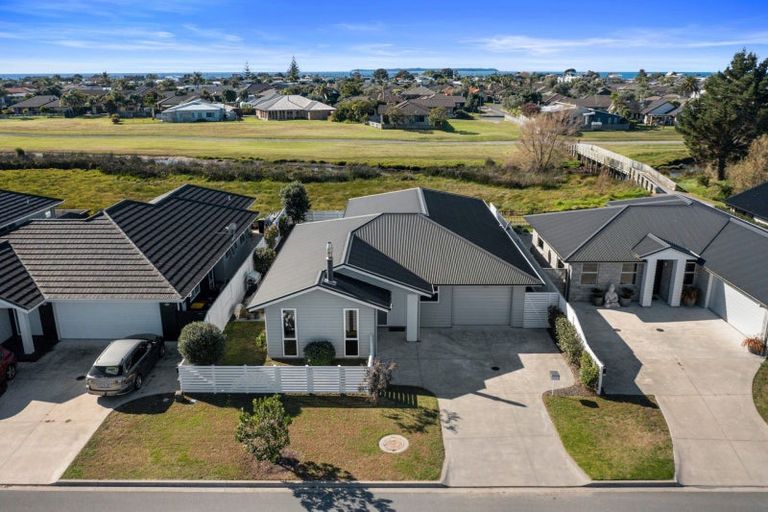 Photo of property in 69 Harding Drive, Papamoa Beach, Papamoa, 3118