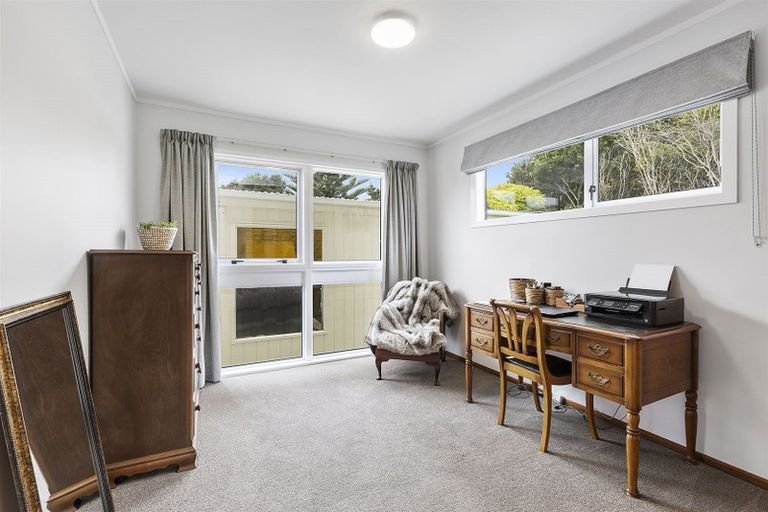 Photo of property in 142 Kahu Road, Paremata, Porirua, 5024