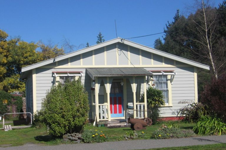 Photo of property in 28 Railway Crescent, Masterton, 5810