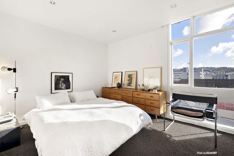 Photo of property in Rutherford Flats, 5 Levy Street, Mount Victoria, Wellington, 6011