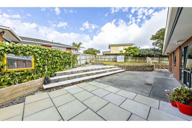 Photo of property in 2 Belinda Avenue, Flat Bush, Auckland, 2023