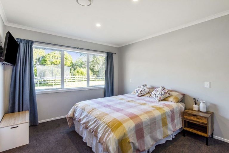 Photo of property in 105 Peka Peka Road, Peka Peka, Waikanae, 5391
