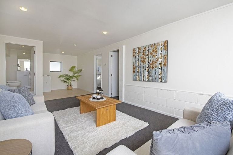 Photo of property in 43 Aurea Avenue, Pakuranga, Auckland, 2010
