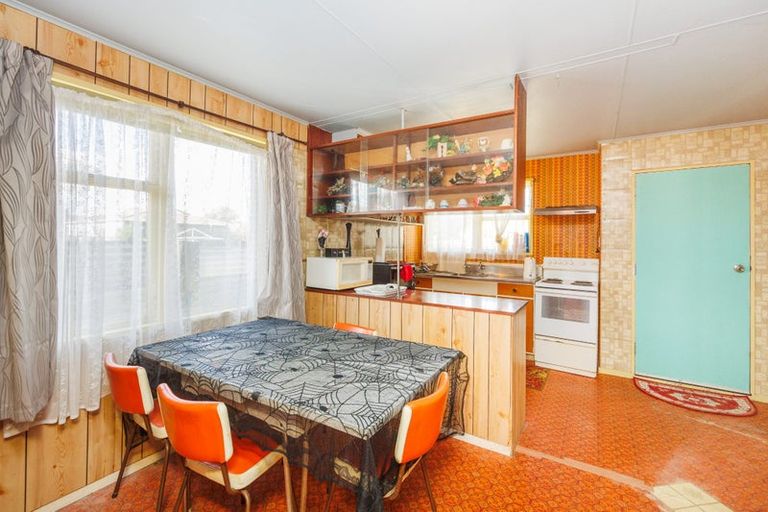 Photo of property in 34 Rhodes Drive, Kelvin Grove, Palmerston North, 4414