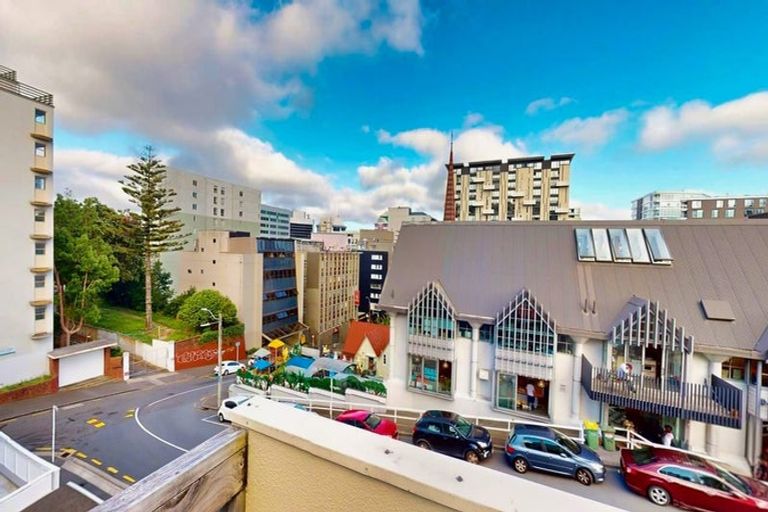 Photo of property in 4a Macdonald Crescent, Te Aro, Wellington, 6011