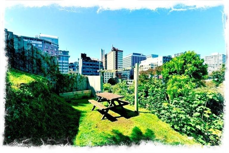 Photo of property in 1/17 Clifton Terrace, Kelburn, Wellington, 6012