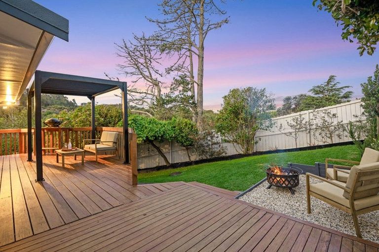 Photo of property in 1/9a Kitewao Street, Northcote, Auckland, 0627