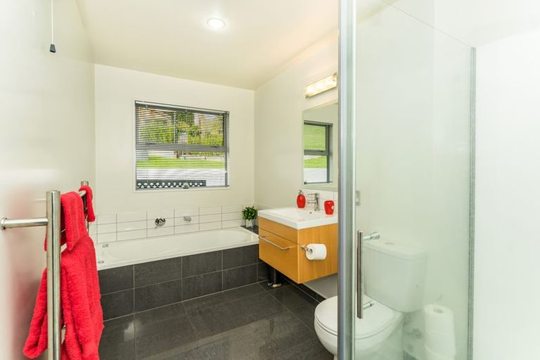 Photo of property in 16 Quarry Hill Terrace, Kennedys Bush, Christchurch, 8025