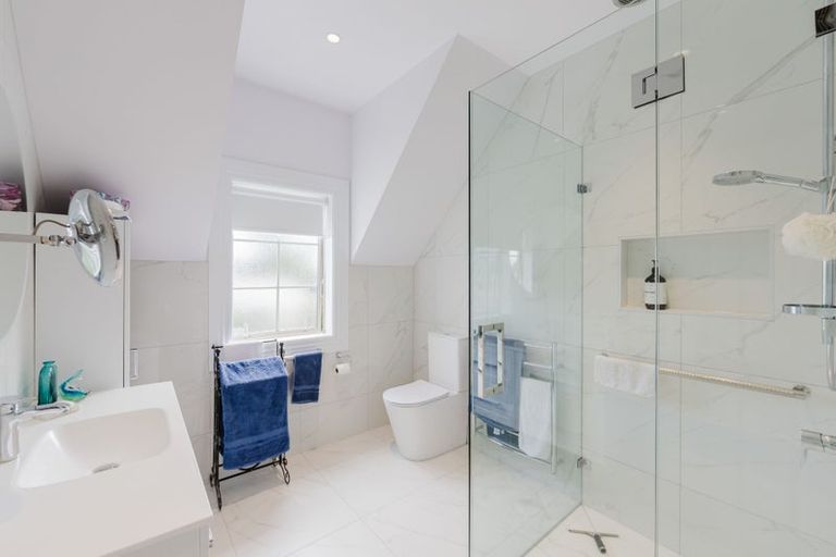 Photo of property in 135 Totara Street, Riccarton, Christchurch, 8041