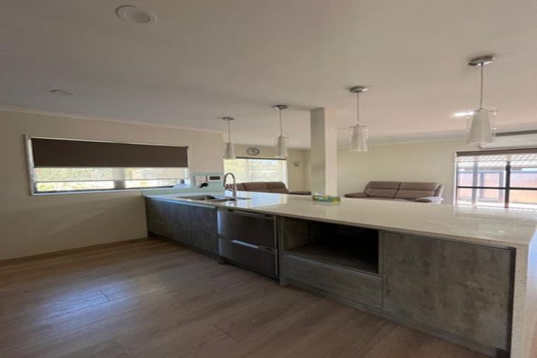 Photo of property in 6 Arrowsmith Drive, Clover Park, Auckland, 2019