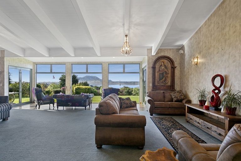 Photo of property in 35 Te Moenga Park, Acacia Bay, Taupo, 3330
