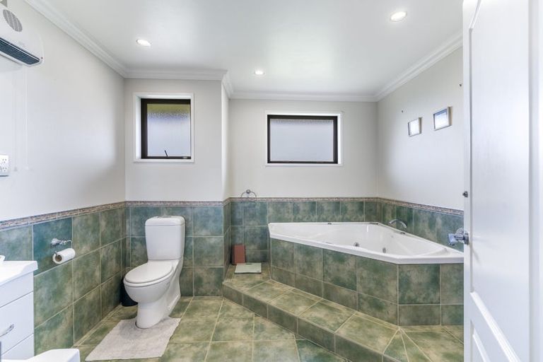 Photo of property in 115 Mill Road South, Seaward Bush, Invercargill, 9871