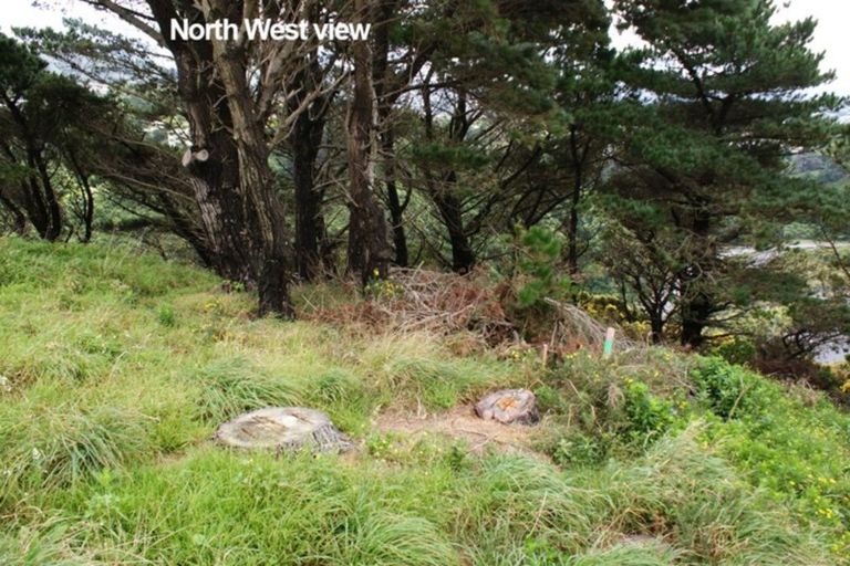 Photo of property in 9 Cirrus Close, Newlands, Wellington, 6037