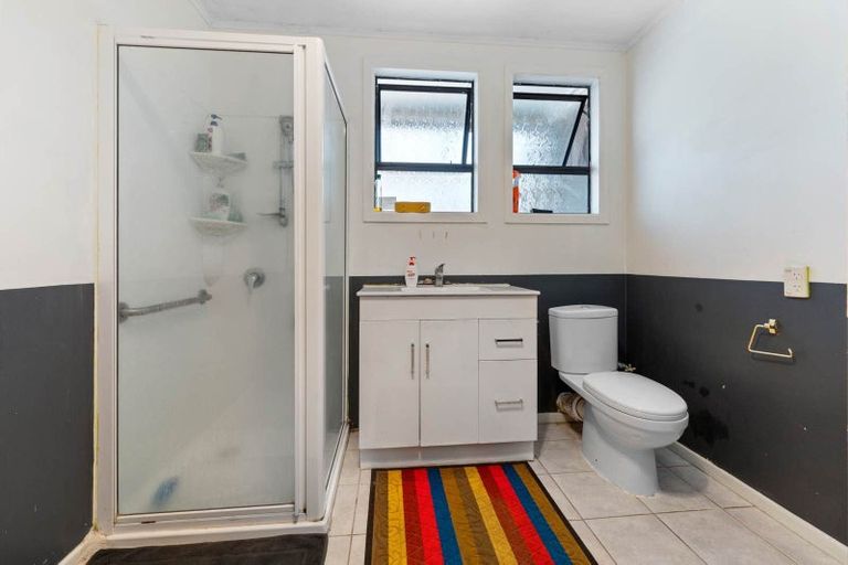 Photo of property in 12 Ussher Place, Pakuranga Heights, Auckland, 2010