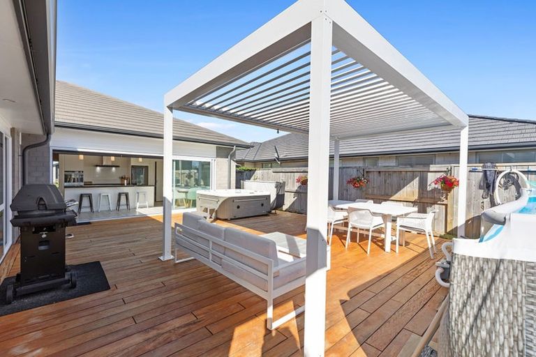 Photo of property in 57 Te Kio Crescent, Papamoa Beach, Papamoa, 3118