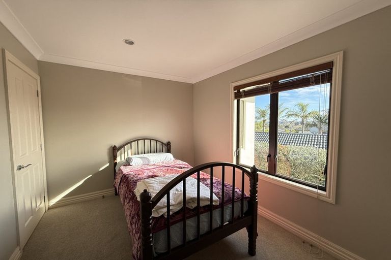 Photo of property in 11 Dunvegan Rise, East Tamaki Heights, Auckland, 2016