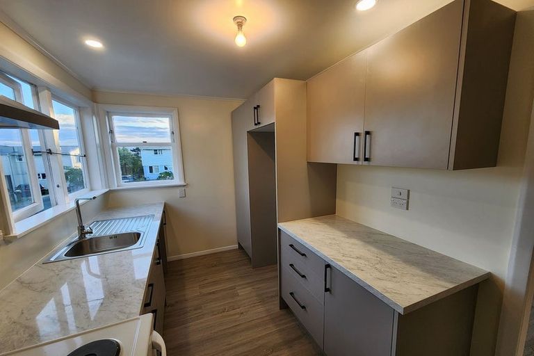 Photo of property in 66-68 Waihora Crescent, Waitangirua, Porirua, 5024