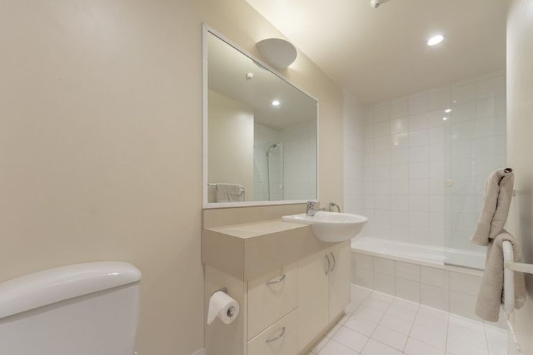 Photo of property in Whitmore Apartments, 7c Stout Street, Wellington Central, Wellington, 6011