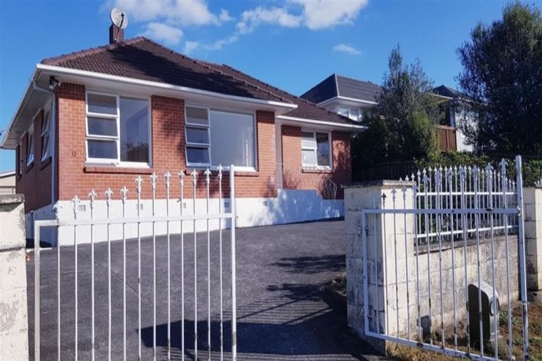 Photo of property in 12 Mickle Street, Te Atatu South, Auckland, 0610