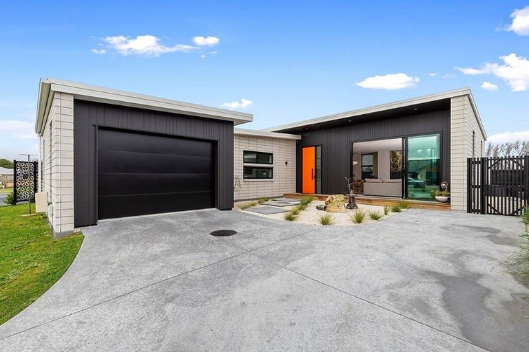 Photo of property in 1 Rangawhenua Street, Ngaruawahia, Hamilton, 3288