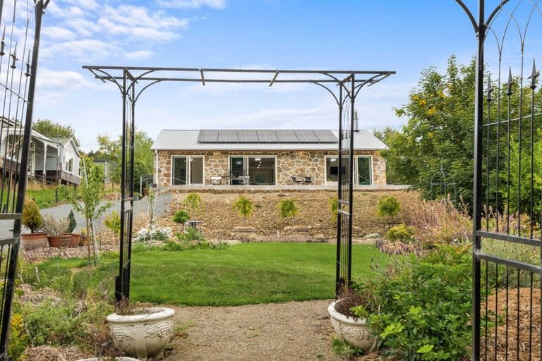 Photo of property in 26 Irvine Street, Lawrence, 9532