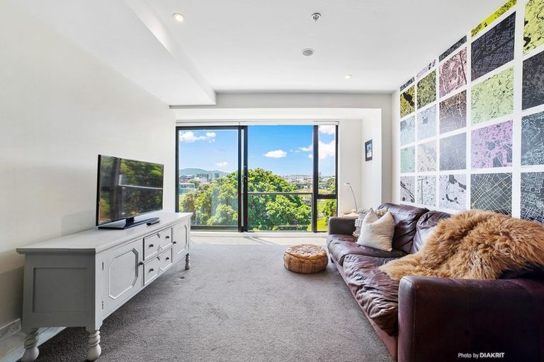 Photo of property in Nouvo Apartments, 4a/21 Rugby Street, Mount Cook, Wellington, 6021