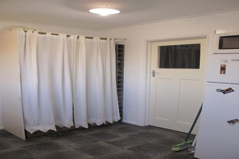 Photo of property in 15 Timaru Road, Waimate, 7924