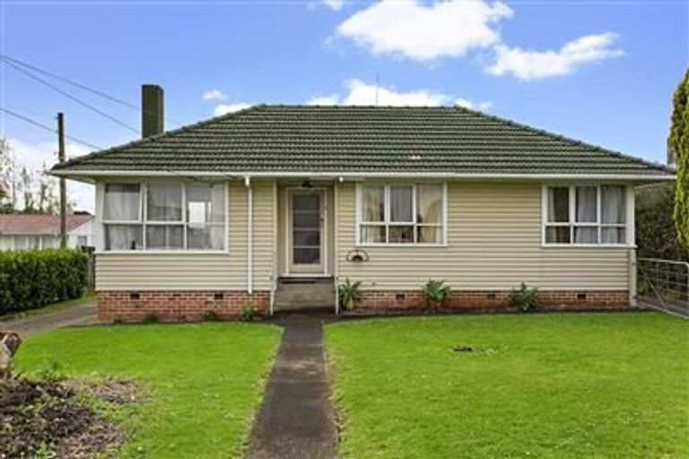 Photo of property in 5 Dennis Road, Papatoetoe, Auckland, 2025