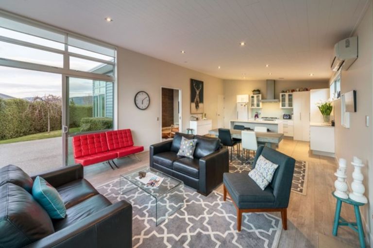 Photo of property in 8a Parkhill Avenue, Wanaka, 9305