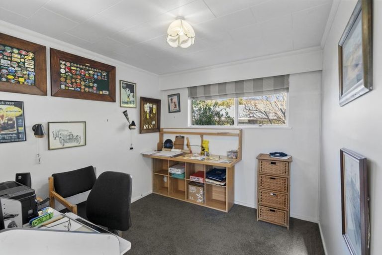 Photo of property in 1 Gunns Crescent, Cashmere, Christchurch, 8022