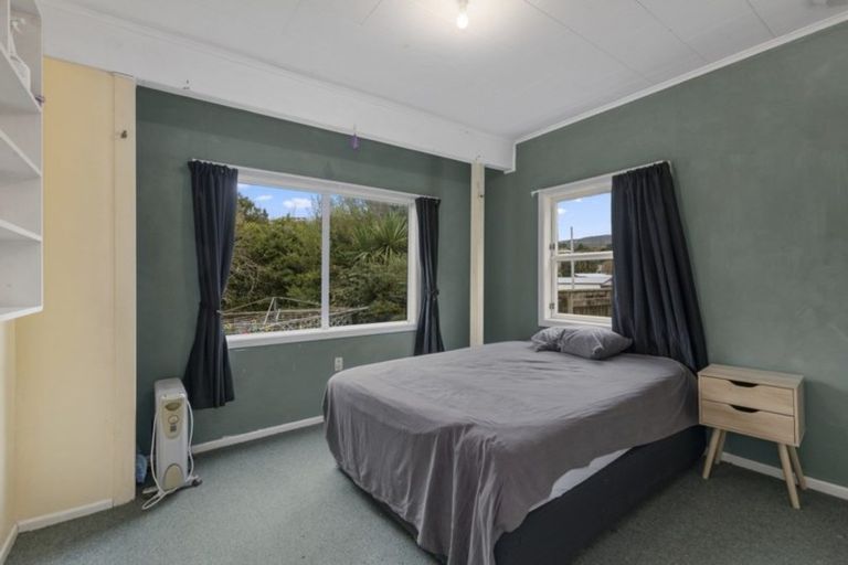 Photo of property in 66 Thomas Street, Stokes Valley, Lower Hutt, 5019