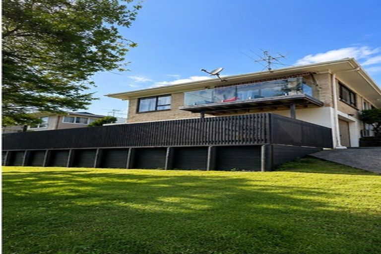 Photo of property in 1/32 Velma Road, Hillcrest, Auckland, 0627