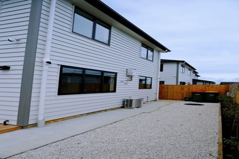 Photo of property in 104a Eversleigh Road, Belmont, Auckland, 0622