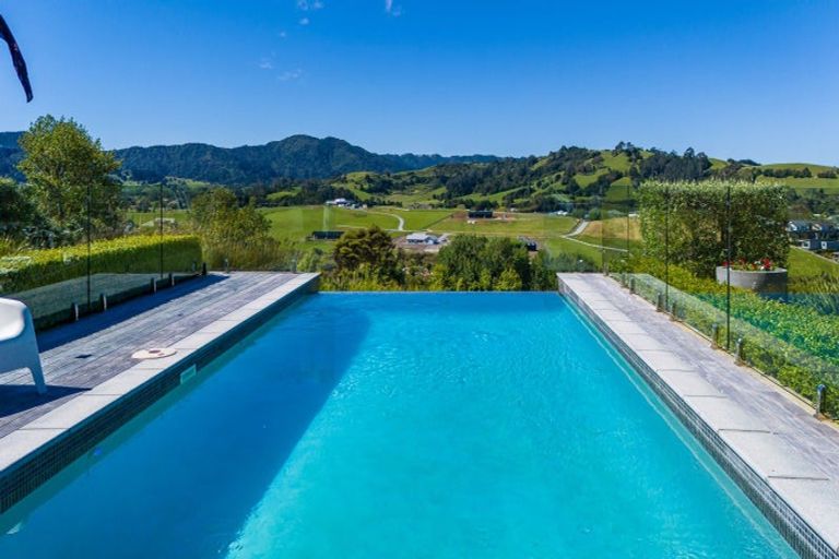 Photo of property in 11 Tamahunga Drive, Matakana, Warkworth, 0985