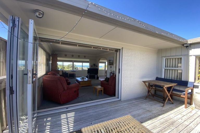 Photo of property in 10 Robin Lane, Browns Bay, Auckland, 0630