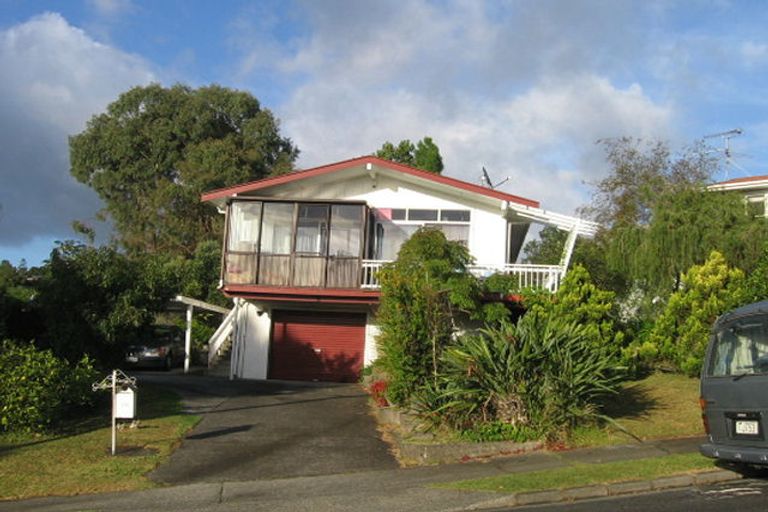 Photo of property in 10 Ensign Place, Hillcrest, Auckland, 0627
