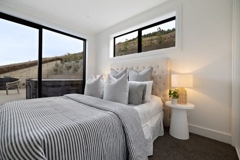 Photo of property in 6 Florence Close, Queenstown Hill, Queenstown, 9300