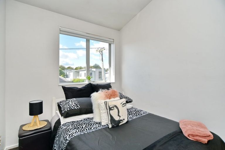 Photo of property in 2/27 Brockworth Place, Riccarton, Christchurch, 8011