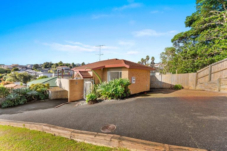 Photo of property in 18a Jacanas Place, Unsworth Heights, Auckland, 0632