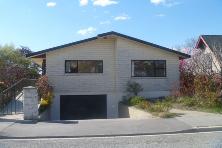 Photo of property in 1 Kamaka Crescent, Bridge Hill, Alexandra, 9320