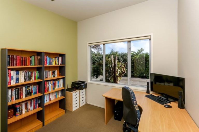 Photo of property in 55b Shelter Grove, Frankleigh Park, New Plymouth, 4310