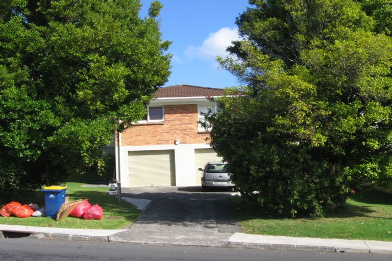 Photo of property in 2/30 Diana Drive, Glenfield, Auckland, 0627