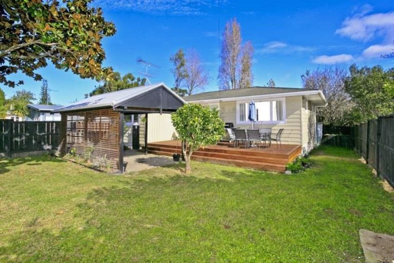 Photo of property in 1/73 Bond Crescent, Forrest Hill, Auckland, 0620