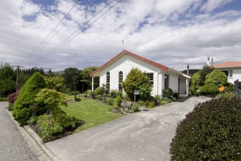 Photo of property in 2 Tweed Street, Roxburgh, 9500