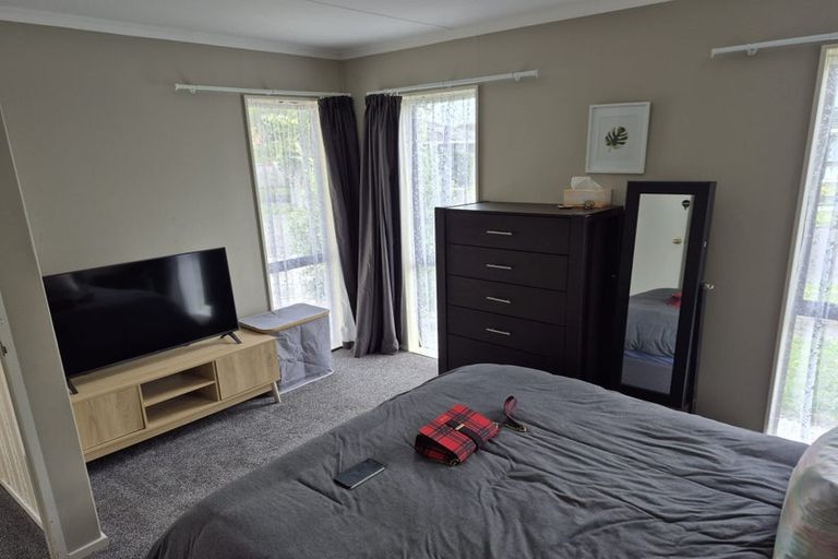 Photo of property in 17a Cecil Place, Cloverlea, Palmerston North, 4412