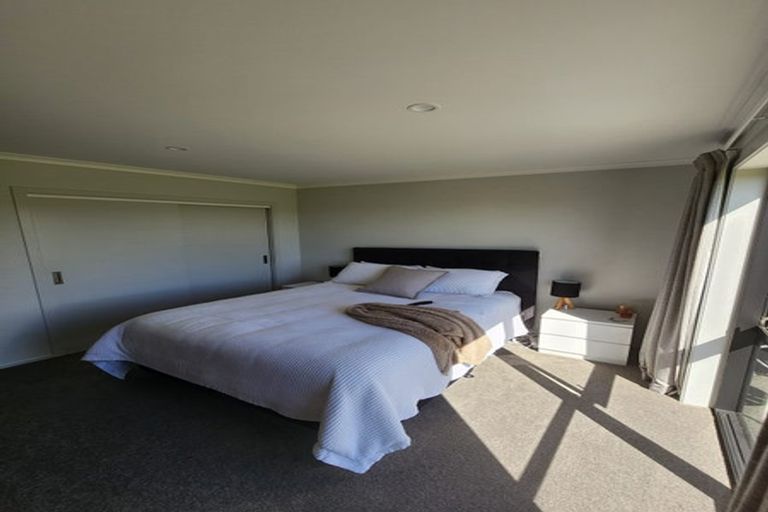 Photo of property in 49 Johnstone Drive, Fitzherbert, Palmerston North, 4410