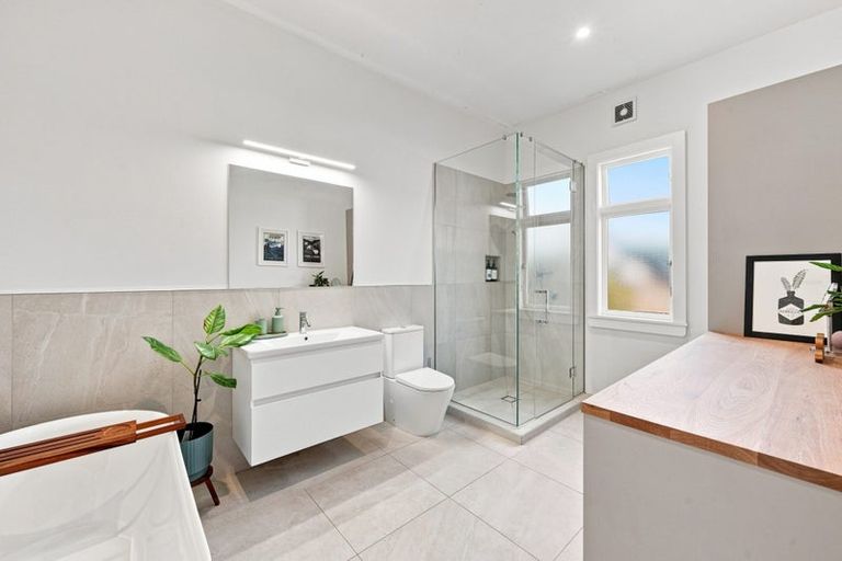 Photo of property in 216 Springfield Road, St Albans, Christchurch, 8014
