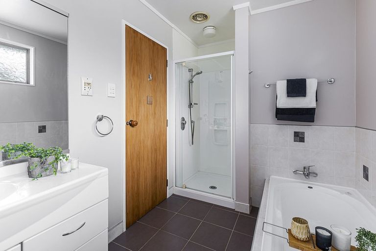 Photo of property in 28a Whanake Street, Titahi Bay, Porirua, 5022